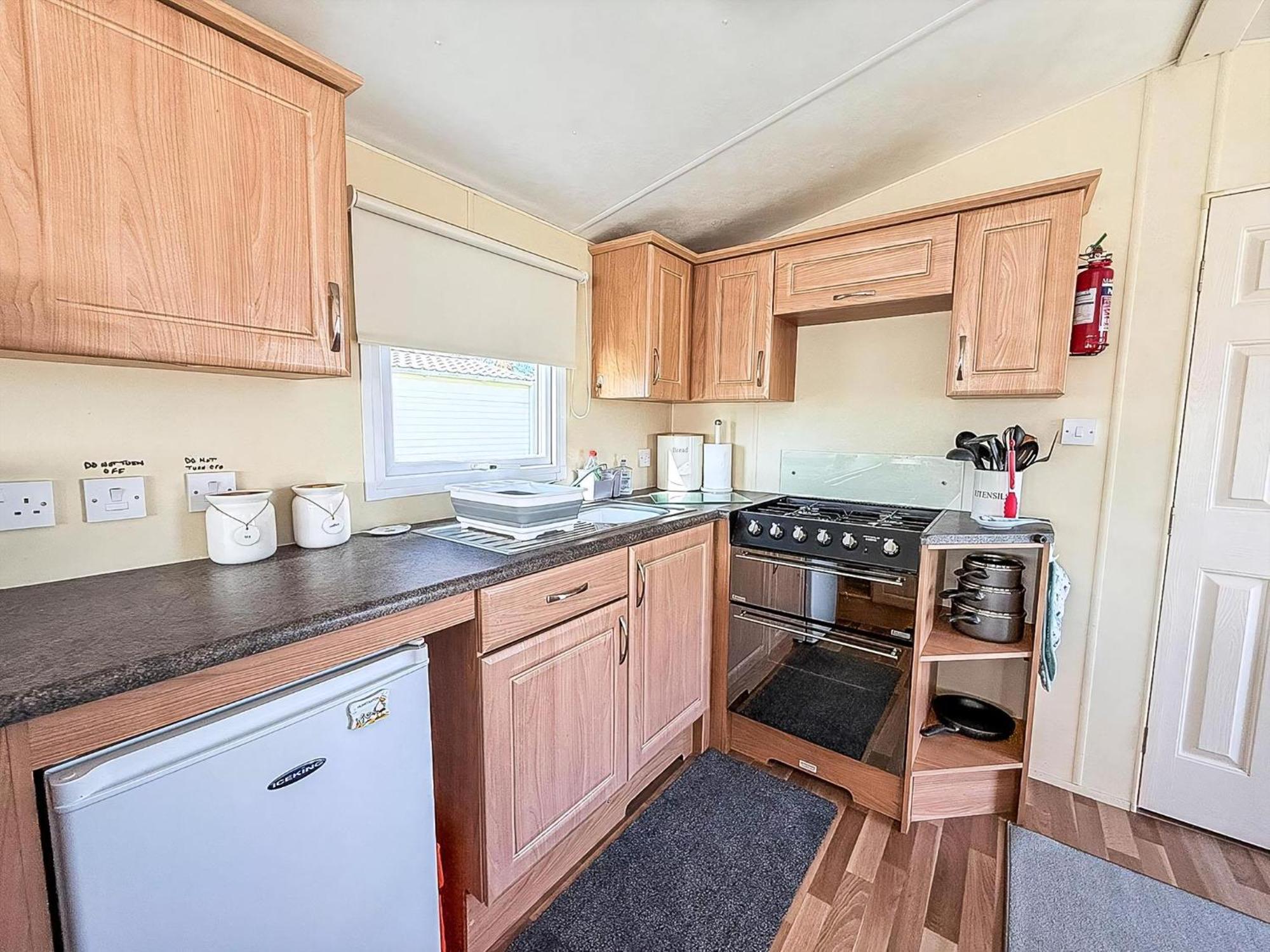 Caravan With Decking At Manor Park In Hunstanton, Sleeps 6 Ref 23045B ภายนอก รูปภาพ